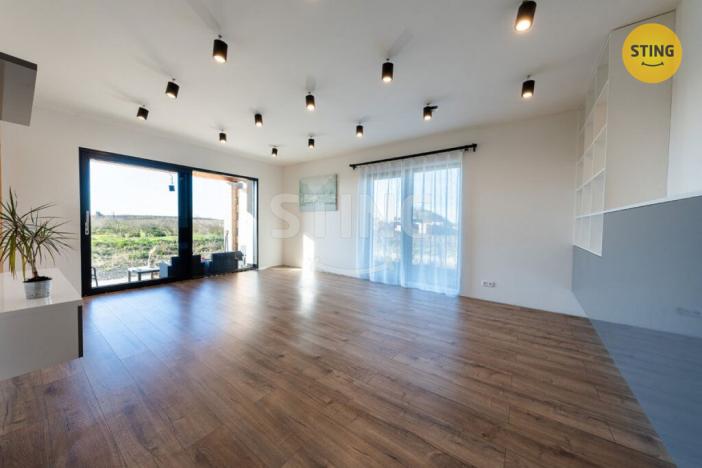 Prodej rodinného domu, Krásensko, 183 m2