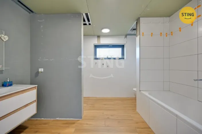 Prodej rodinného domu, Krásensko, 183 m2