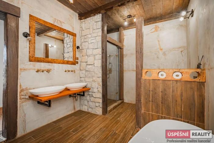 Prodej rodinného domu, Chožov, 737 m2