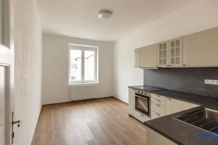Pronájem bytu 2+1, Klatovy, nám. Míru, 71 m2