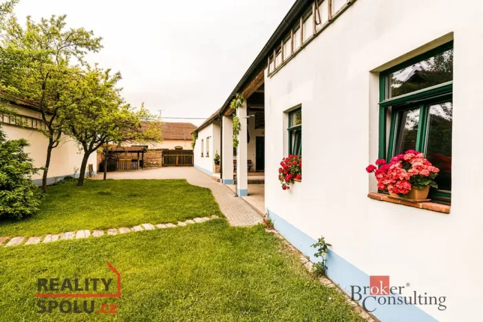 Prodej rodinného domu, Perná, 403 m2