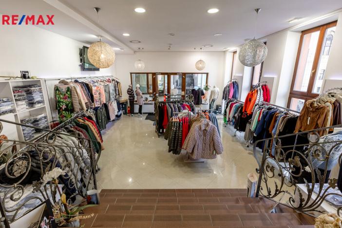 Prodej obchodního prostoru, Karlovy Vary, Divadelní náměstí, 115 m2