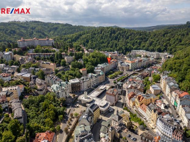 Prodej obchodního prostoru, Karlovy Vary, Divadelní náměstí, 115 m2