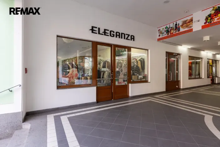 Prodej obchodního prostoru, Karlovy Vary, Divadelní náměstí, 115 m2