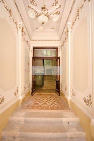 Prodej půdního prostoru, Karlovy Vary, Sadová, 150 m2