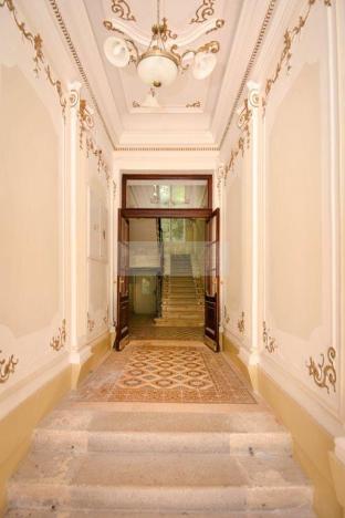 Prodej půdního prostoru, Karlovy Vary, Sadová, 150 m2