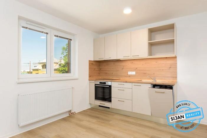 Pronájem bytu 2+kk, Opava, Krnovská, 36 m2
