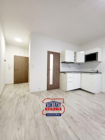 Pronájem bytu 1+kk, České Budějovice, Hradební, 24 m2