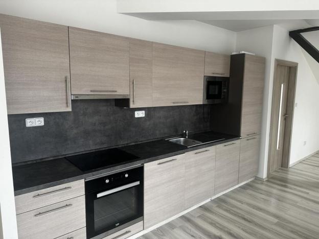 Pronájem bytu 2+kk, Praha - Vinohrady, Rumunská, 62 m2
