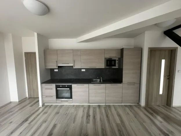 Pronájem bytu 2+kk, Praha - Vinohrady, Rumunská, 62 m2