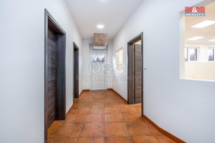 Pronájem obchodního prostoru, Okrouhlo, 1076 m2