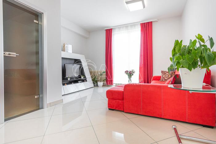 Pronájem bytu 2+1, Praha, Hollarovo náměstí, 77 m2