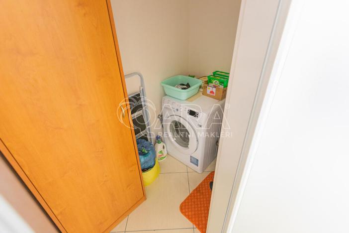Pronájem bytu 2+1, Praha, Hollarovo náměstí, 77 m2