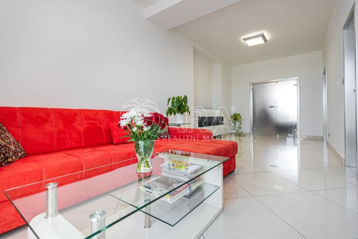 Pronájem bytu 2+1, Praha - Vinohrady, Hollarovo náměstí, 77 m2