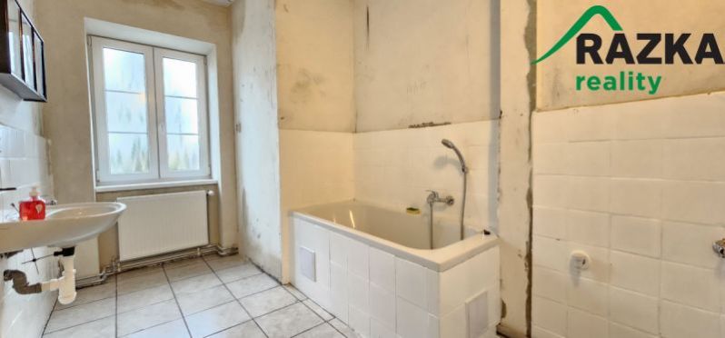 Pronájem bytu 3+1, Planá, Hřbitovní, 112 m2