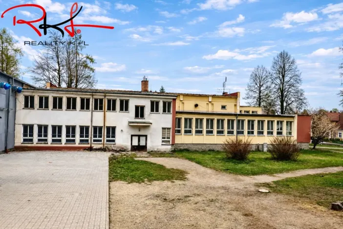 Prodej obchodního prostoru, Chlum u Třeboně, Třeboňská, 1300 m2