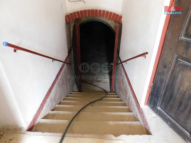 Prodej vinného sklepa, Moravany, 200 m2