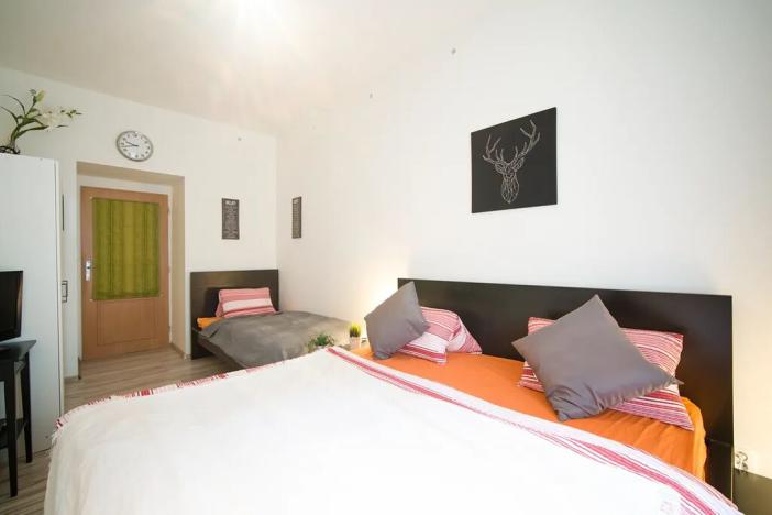 Pronájem bytu 2+1, Praha - Střešovice, Střešovická, 57 m2