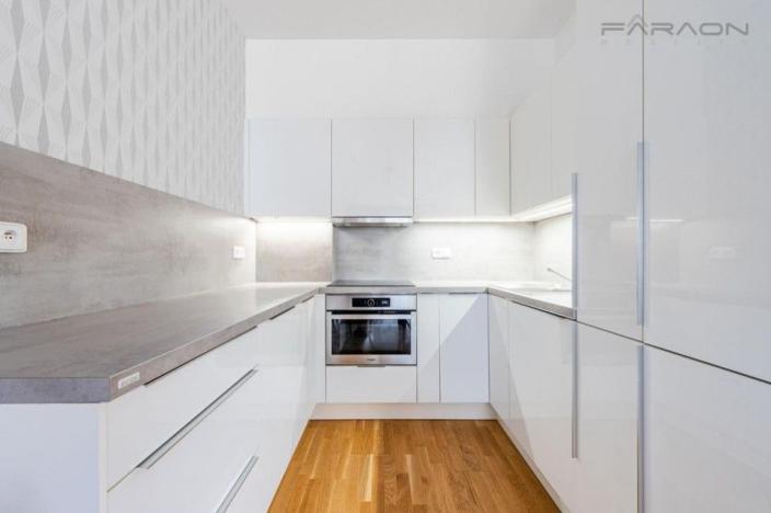 Prodej bytu 3+kk, Praha - Holešovice, U průhonu, 75 m2