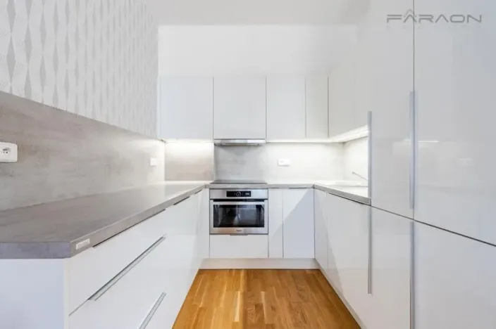 Prodej bytu 3+kk, Praha - Holešovice, U průhonu, 75 m2