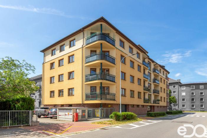 Pronájem bytu 2+kk, Pardubice, Nerudova, 69 m2