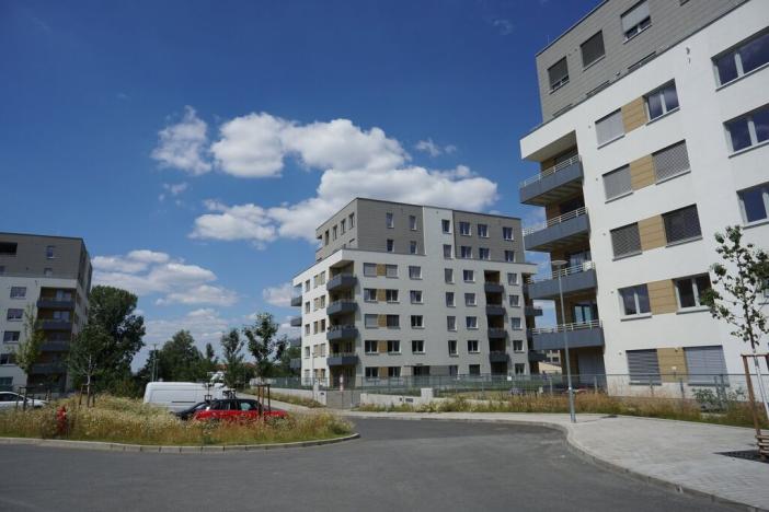 Pronájem bytu 1+kk, Praha - Vysočany, Svatošových, 45 m2