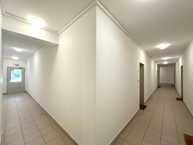 Pronájem garážového stání, Praha, Pod Harfou, 15 m2