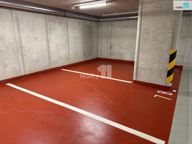 Pronájem garáže, Praha - Kamýk, Zimova, 13 m2