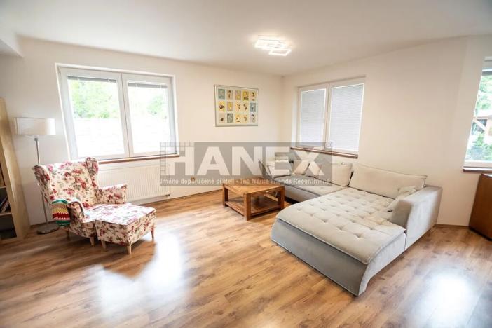 Prodej vícegeneračního domu, Praha - Horní Počernice, Na nové silnici, 394 m2