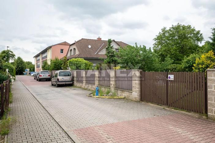 Prodej vícegeneračního domu, Praha - Horní Počernice, Na nové silnici, 394 m2
