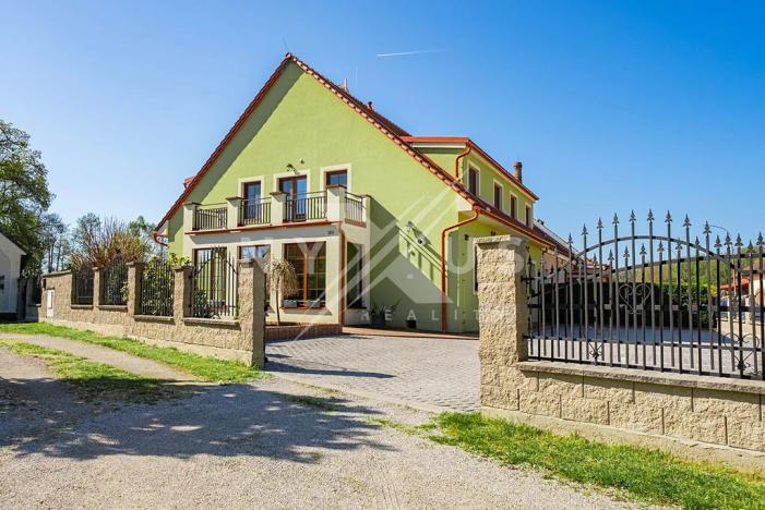 Prodej rodinného domu, Třeboň, 429 m2