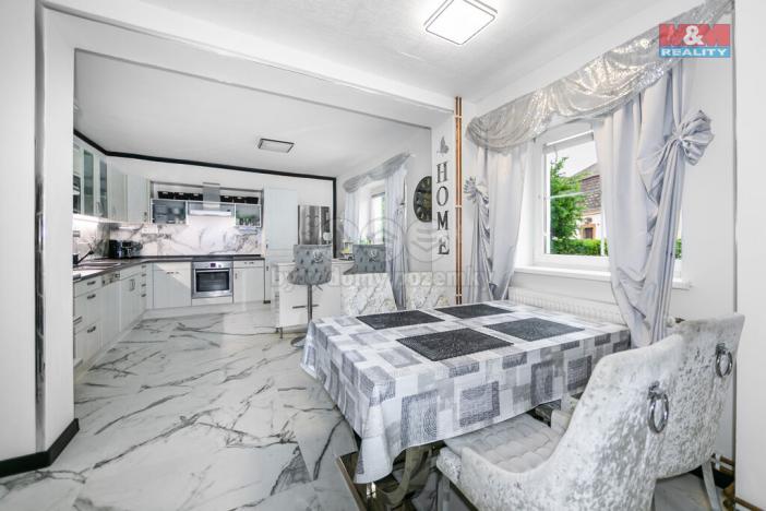 Prodej rodinného domu, Vroutek, Sadová, 152 m2