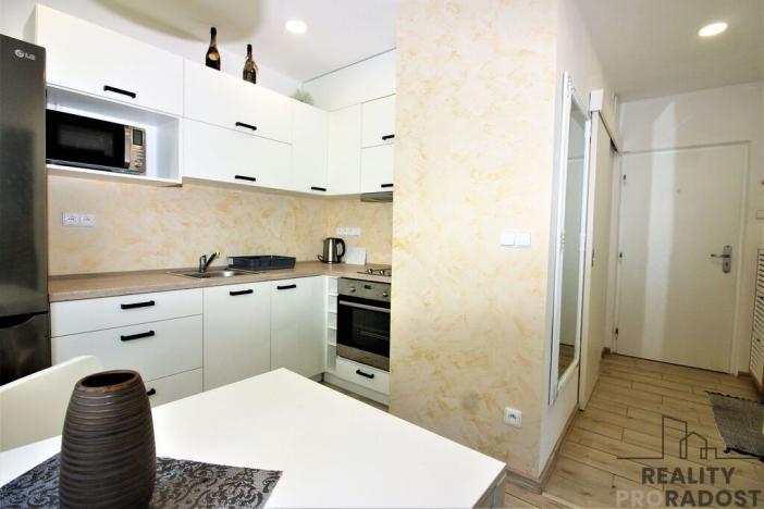 Pronájem bytu 1+1, Znojmo, Gagarinova, 33 m2