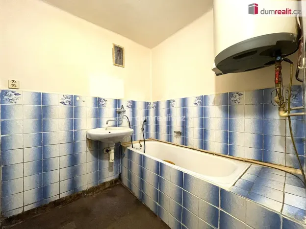 Prodej bytu 2+1, Lomnice - Týn, Mánesova, 71 m2