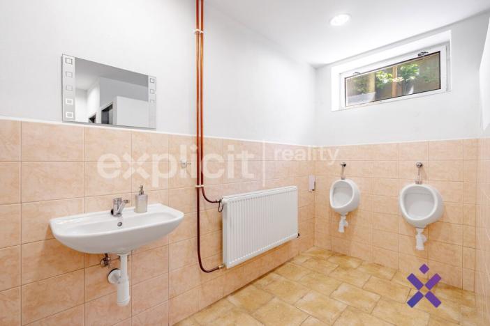 Prodej výrobních prostor, Šardice, 1837 m2