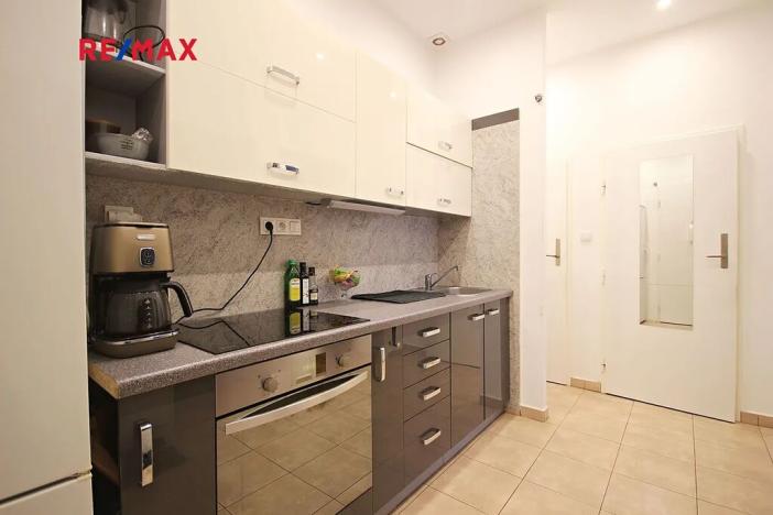 Pronájem bytu 2+kk, Praha - Nusle, Na Pankráci, 43 m2
