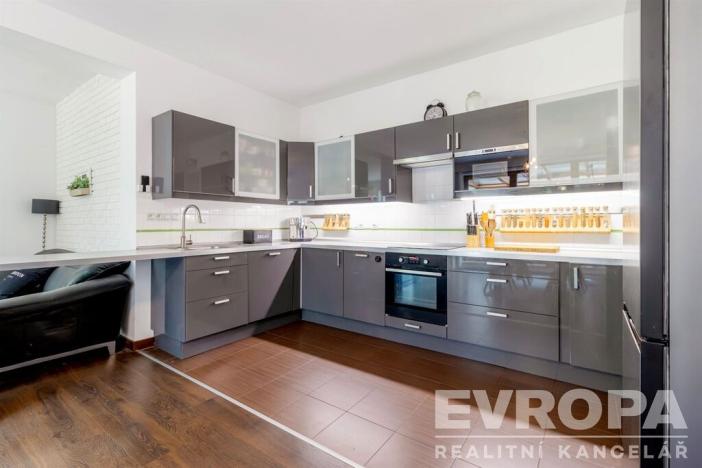 Prodej bytu 4+kk, Praha - Ruzyně, Karlovarská, 98 m2