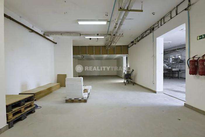 Pronájem obchodního prostoru, Strakonice, Povážská, 252 m2