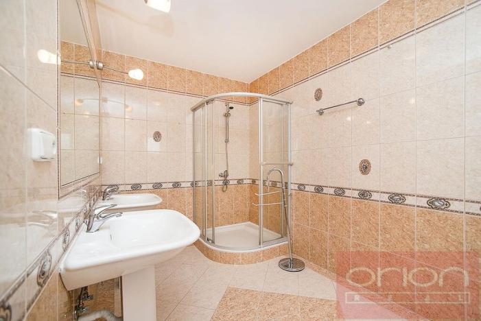 Pronájem rodinného domu, Praha - Nebušice, Ke strži, 400 m2