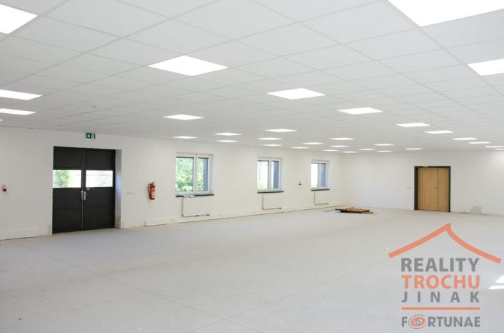 Prodej výrobních prostor, Hradec Králové, U Fotochemy, 1 m2