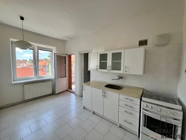 Prodej bytu 3+1, Hodonín, Pr. Veselého, 84 m2
