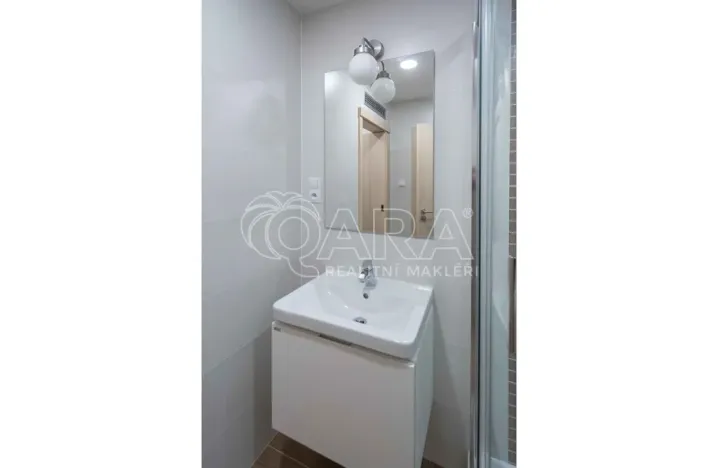 Pronájem bytu 1+kk, Praha - Vršovice, Petrohradská, 30 m2