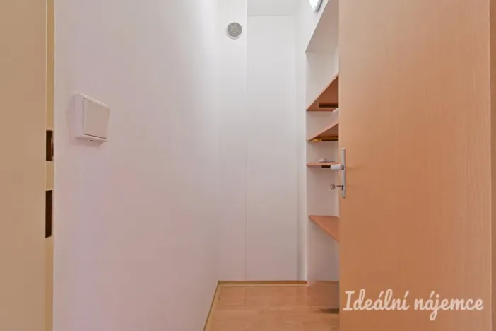 Pronájem bytu 1+kk, Brno, Keřová, 33 m2