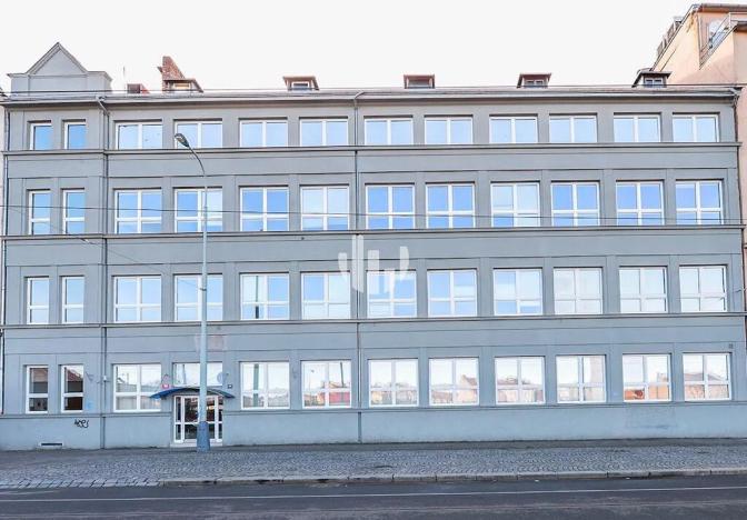 Pronájem kanceláře, Praha - Libeň, Na žertvách, 5500 m2
