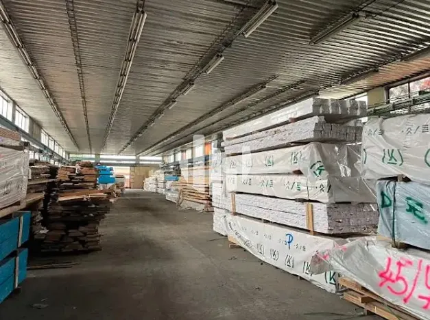 Pronájem skladu, Plzeň, Libušínská, 6000 m2