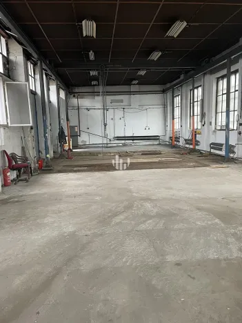 Pronájem skladu, Plzeň, Libušínská, 3000 m2