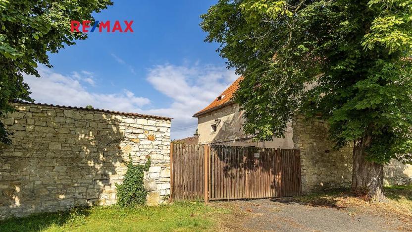 Prodej zemědělské usedlosti, Počedělice, 2500 m2