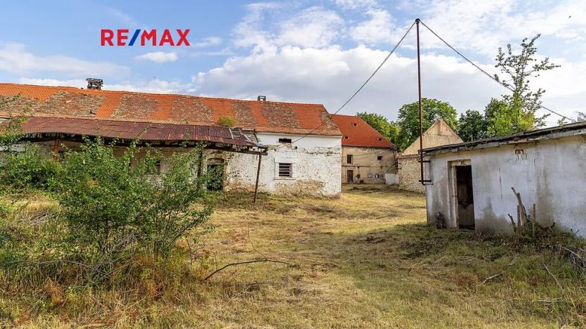 Prodej zemědělské usedlosti, Počedělice, 2500 m2