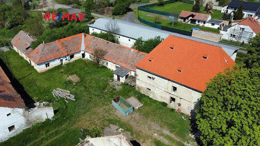 Prodej zemědělského objektu, Počedělice, 2500 m2