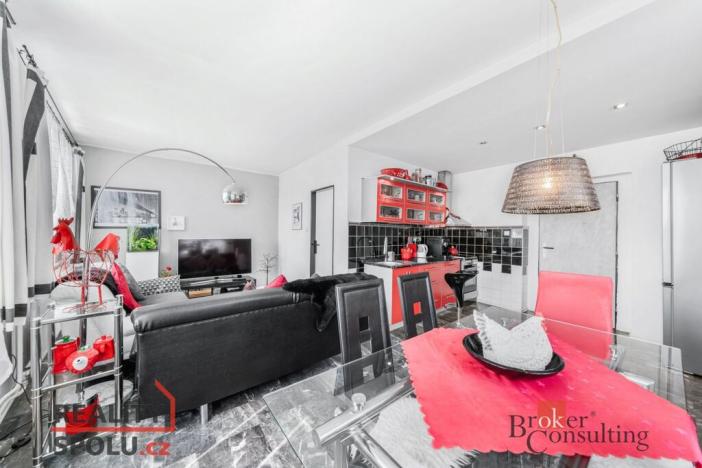 Prodej rodinného domu, Dolany, 198 m2